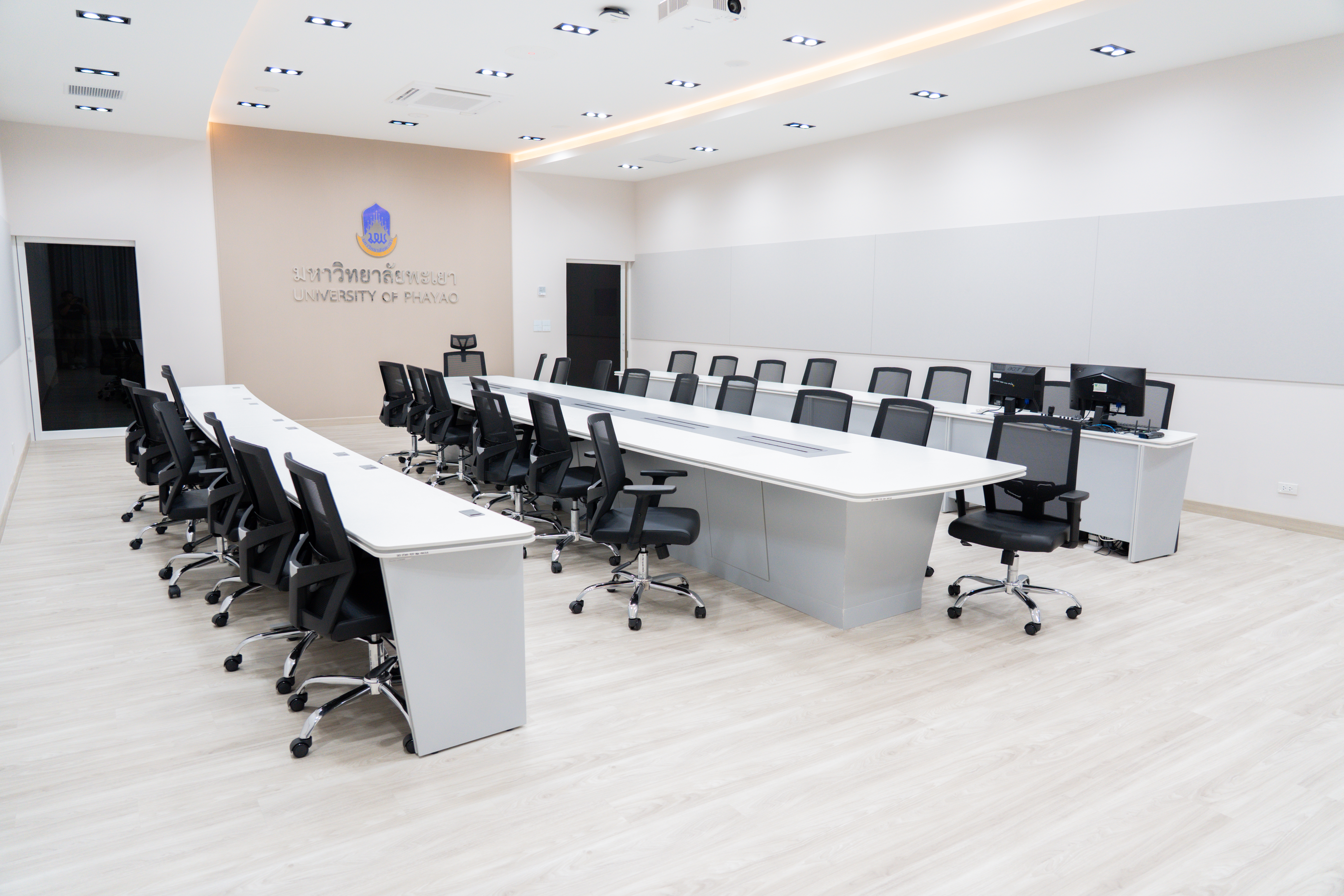 Space planning and managing building amenities and resources